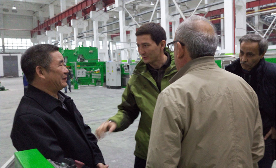 全自動(dòng)沖壓油壓機(jī)生產(chǎn)線