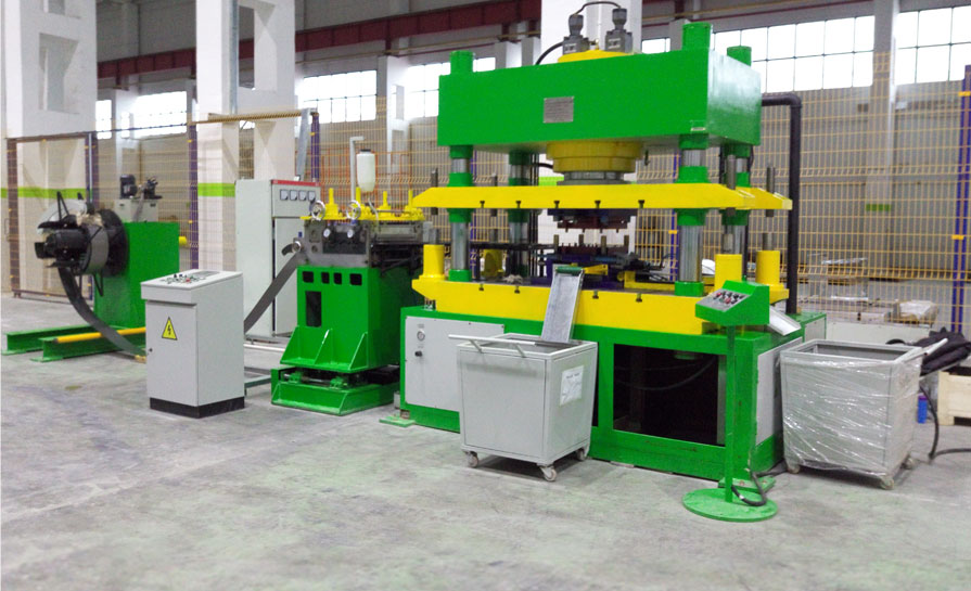 全自動(dòng)沖壓油壓機(jī)生產(chǎn)線