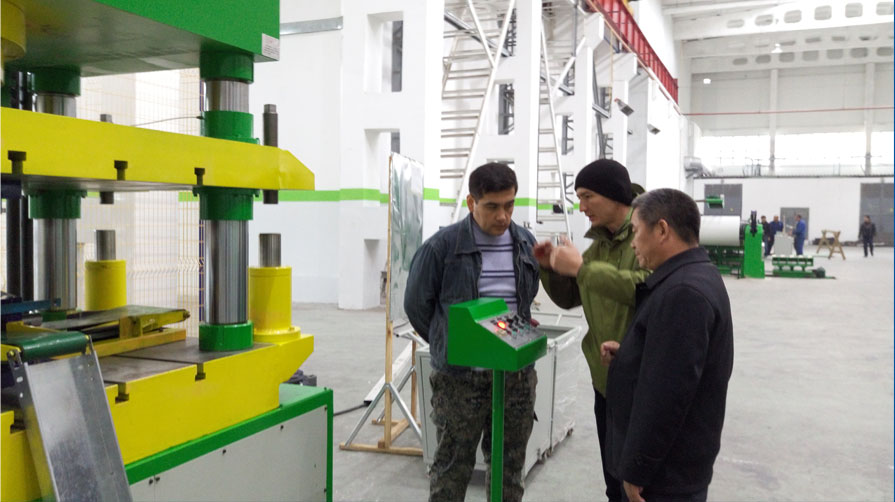 全自動(dòng)沖壓油壓機(jī)生產(chǎn)線